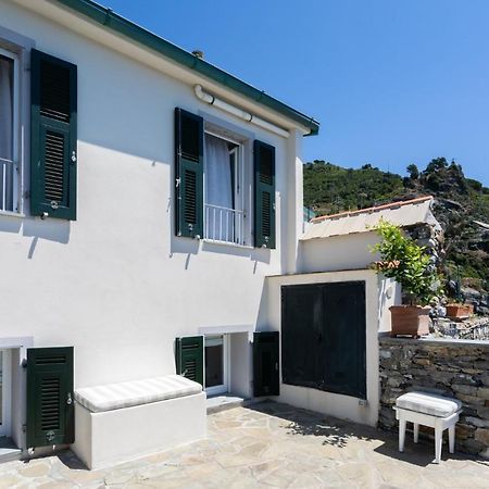 La Mala - Camere Di Charme Vernazza Bagian luar foto